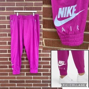 Nike Women's Magenta Jogger Pants